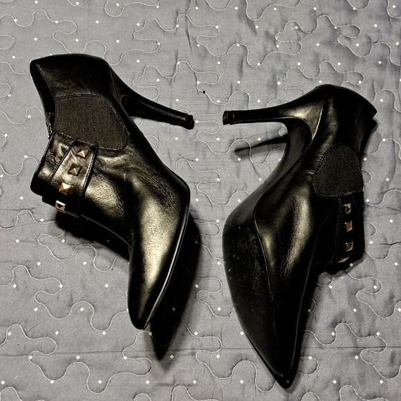 Guess black ankle boot heels size 8.5 - Picture 3 of 6